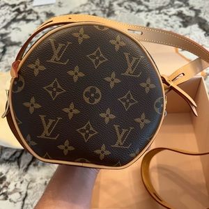 Louis Vuitton Boite Chapeau Souple PM like new condition, crossbody